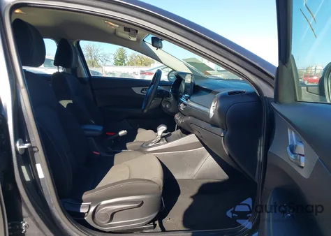 2022 Kia Forte Lxs из США, поврежденный, VIN 3KPF24AD2NE418233